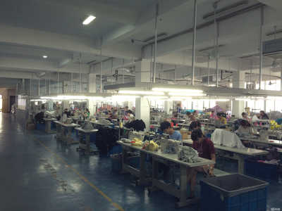 寧波市鄞州新博服飾 匠心織就時尚，創新引領服裝潮流